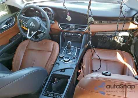 2019 Alfa Romeo Giulia z USA, uszkodzony, nr VIN ZARFAMAN4K7600335